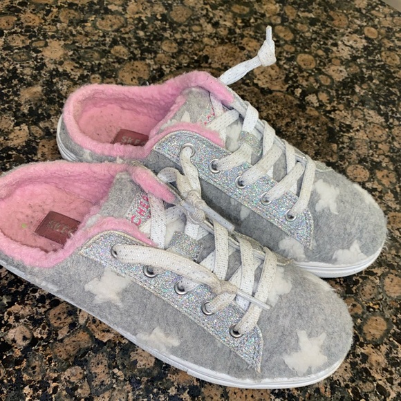 Kids Sketchers Slip Ons Size 4 Girls ! Sparkling ✨ and glittery ! 💗✨ - Picture 13 of 15